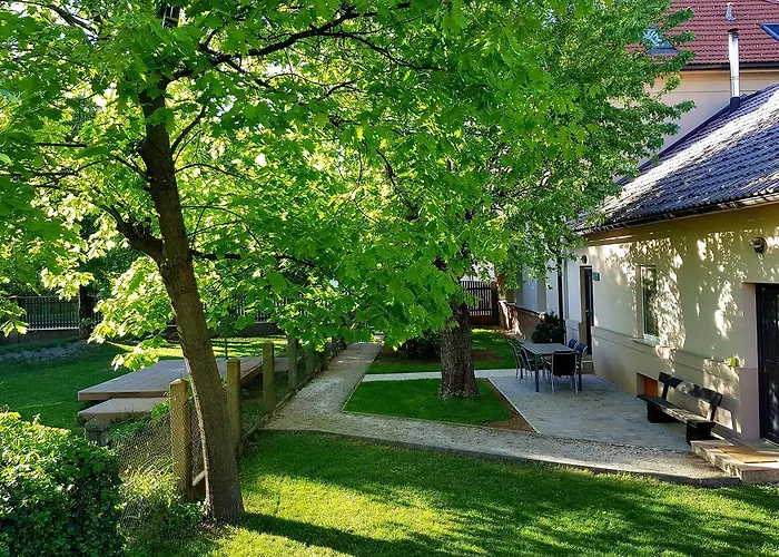 Tivoli Park Apartman *