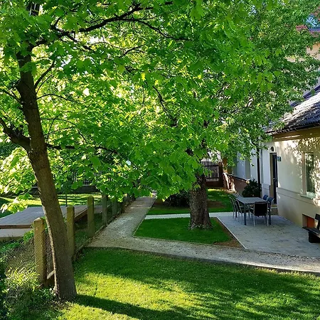 Tivoli Park Appartement *